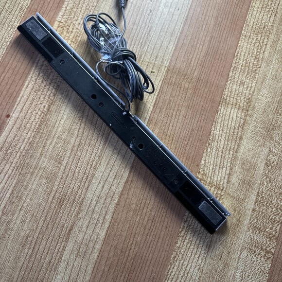 Nintendo Wii OEM Sensor Bar Wired Official RVL-014 For Wii And Wii U Very Good - Picture 2 of 8